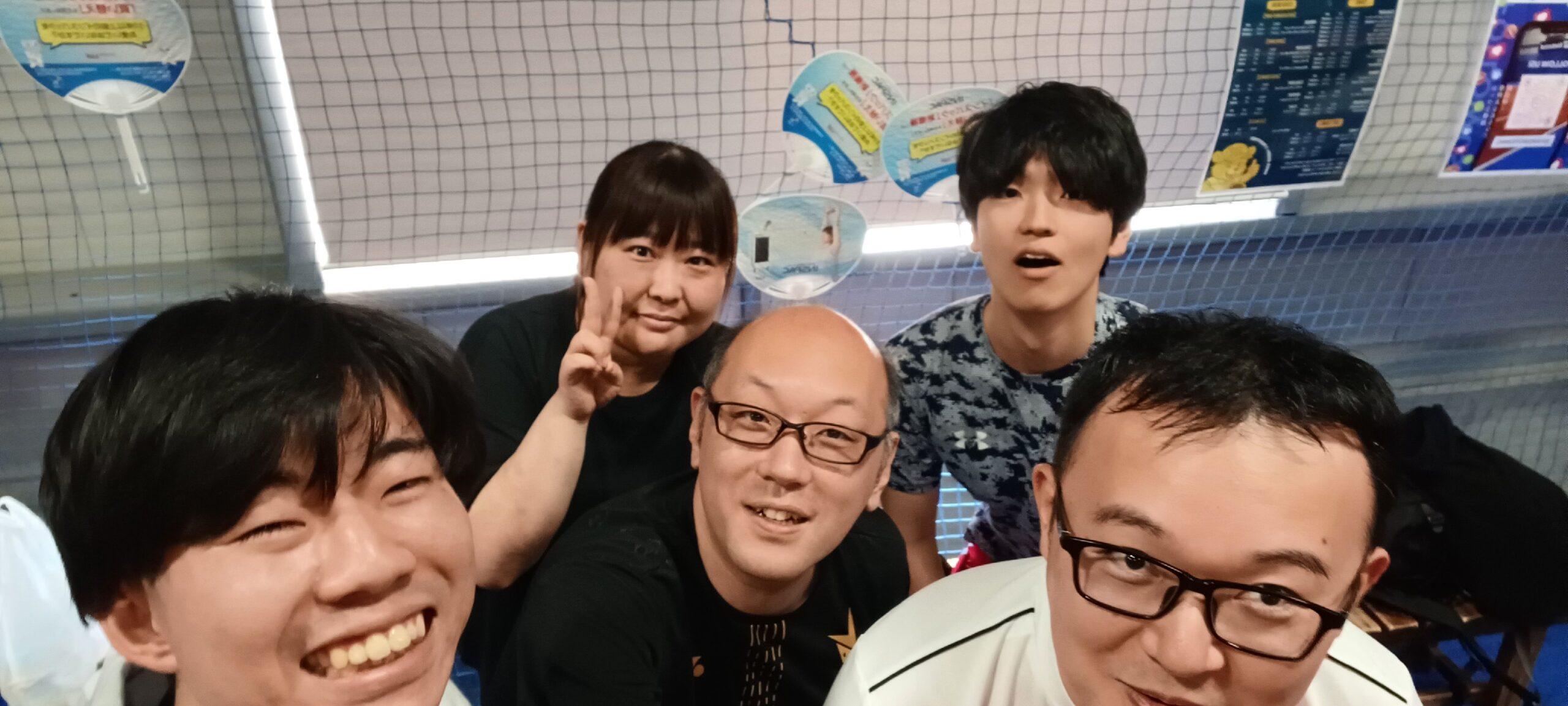 【テニスクラブ】真夏日に室内でテニスをしました！